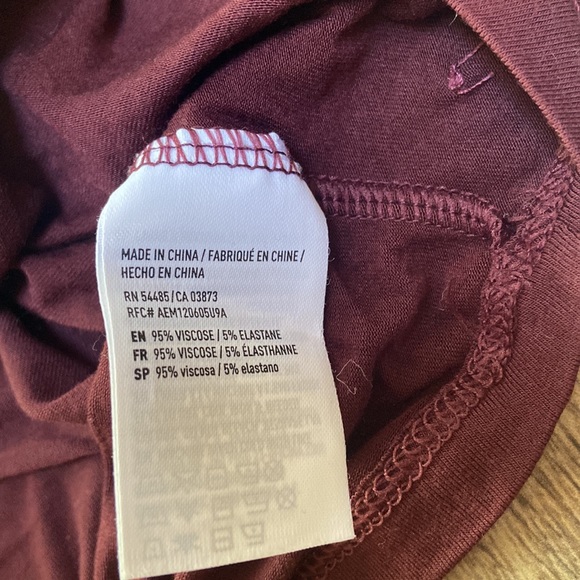 American Eagle Cropped Tank Top Burgundy - Picture 5 of 5